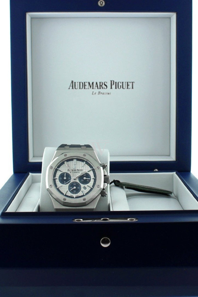 WatchGuyNYC_AU028_Audemars_Piguet_Royal_Oak_Offshore_Silver_Dial_Limited_Edition_Rubber_Chronograph_Men_s_Watch_26326ST.OO_.D027CA.01_10_1efa14d2-c9c1-425b-9c63-52dfe5e7a9f2.jpg
